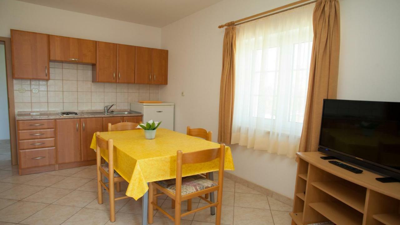 Apartments Basaca Pag Town Exterior photo