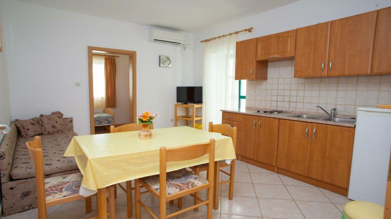 Apartments Basaca Pag Town Exterior photo