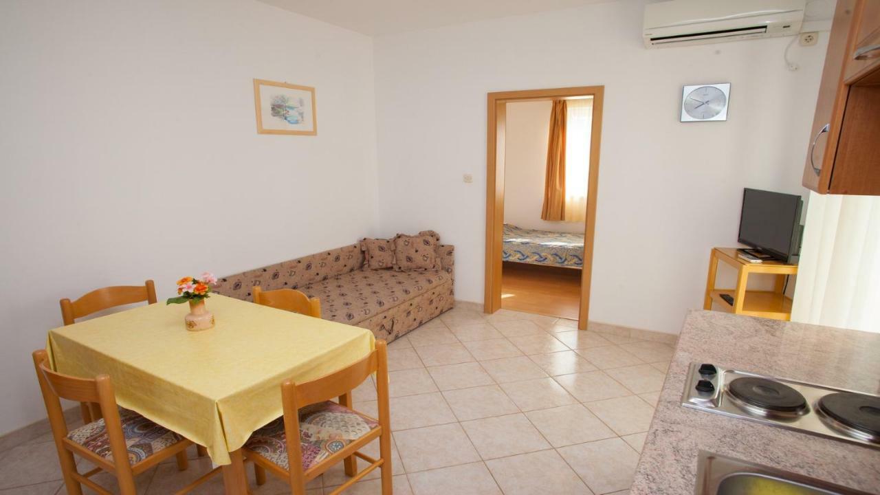 Apartments Basaca Pag Town Exterior photo